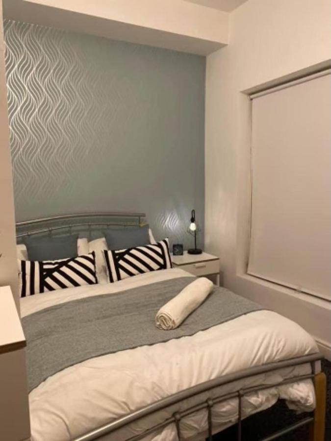Spacious Four Bedroom Home 3 Bathrooms - Coventry Extérieur photo
