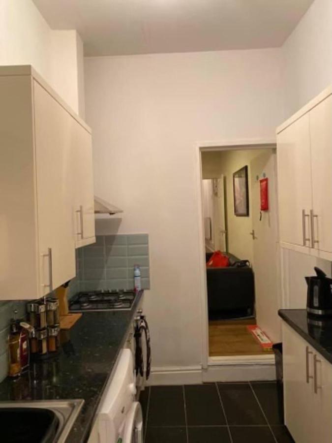 Spacious Four Bedroom Home 3 Bathrooms - Coventry Extérieur photo