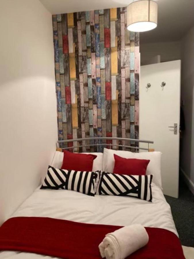 Spacious Four Bedroom Home 3 Bathrooms - Coventry Extérieur photo